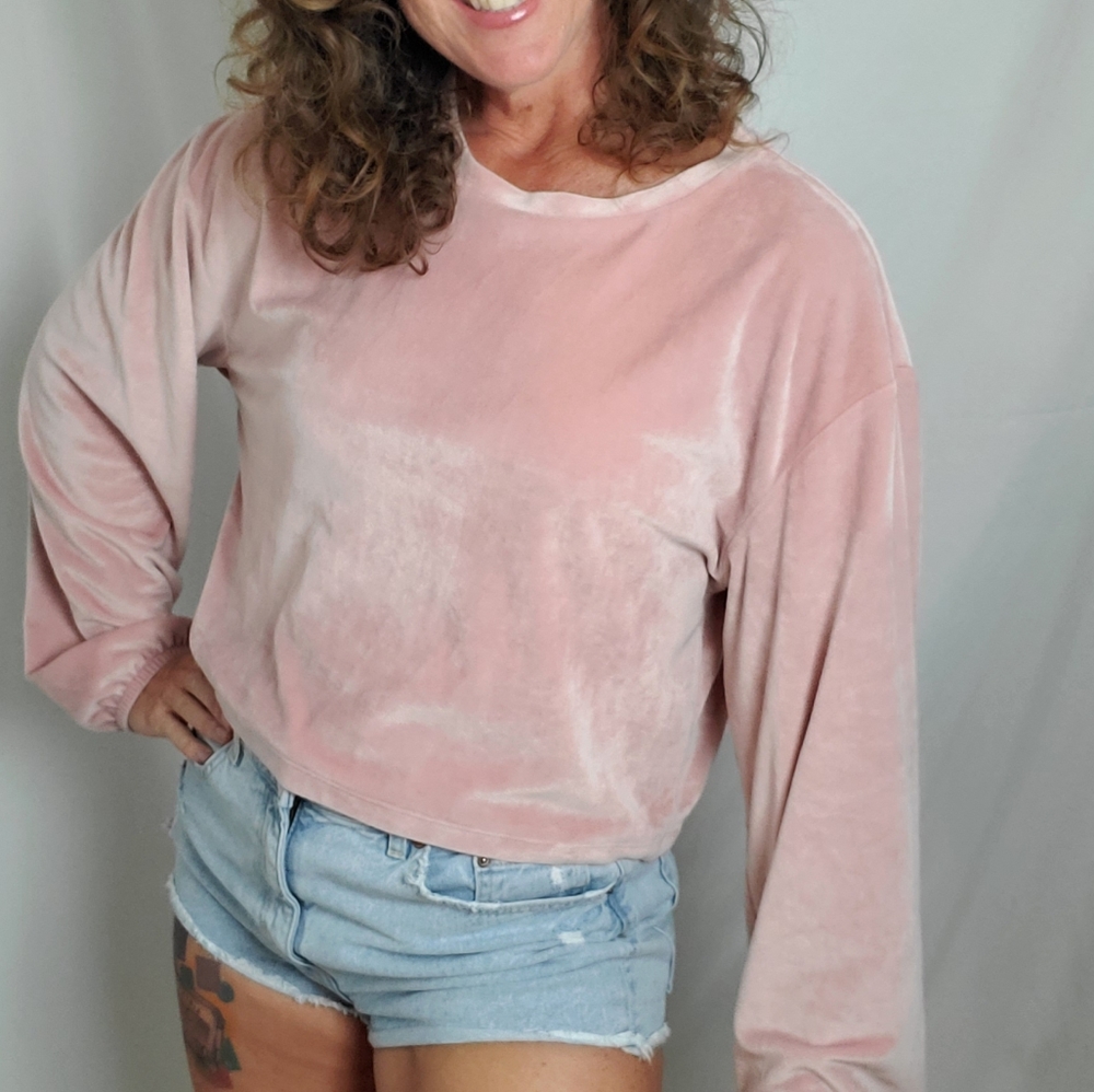 Altar'd State soft rose pink long sleeved crop top
